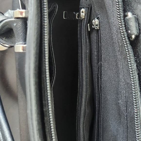 Chic Black Tote Bag with Embossed Design - Picture 5 of 6